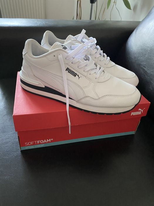 Adidasi Puma , marime 40, ca noi.