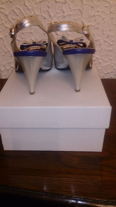 SANDALE argintii din piele nr 37