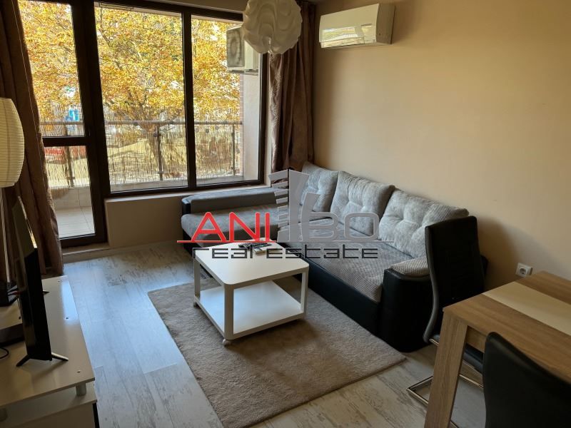 Дава се под наем Двустаен апартамент в Варна, Окръжна болница - 80 кв.м за 700 € - Снимка #3