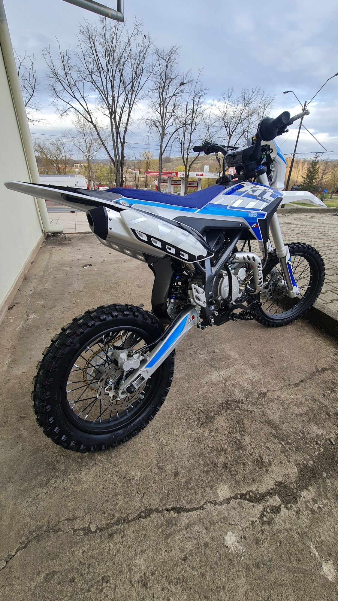 Cross Bike Dirt Bike Enduro Apollo XTL Thunder 150cc E-Start Manual