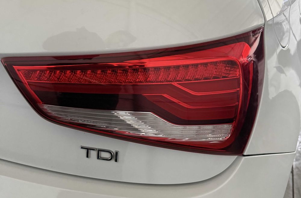 Tripla dreapta Audi A1 2016