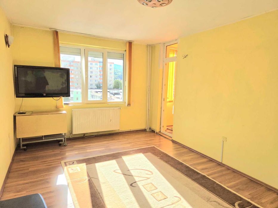 Vând apartament 2 camere- Calea Bucuresti,cartier Astra (loc parcare)