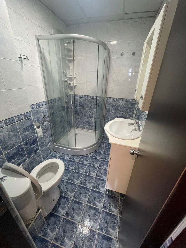 Дава се под наем Двустаен апартамент в Перник, Център - 65 кв.м за 382.5 € - Снимка #6