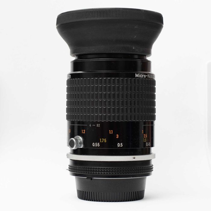 Nikon Micro-Nikkor 105mm f/2.8 Ai