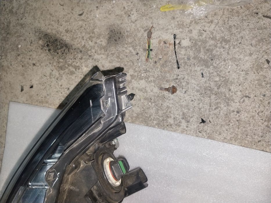 Десен фар Nissan Qashqai