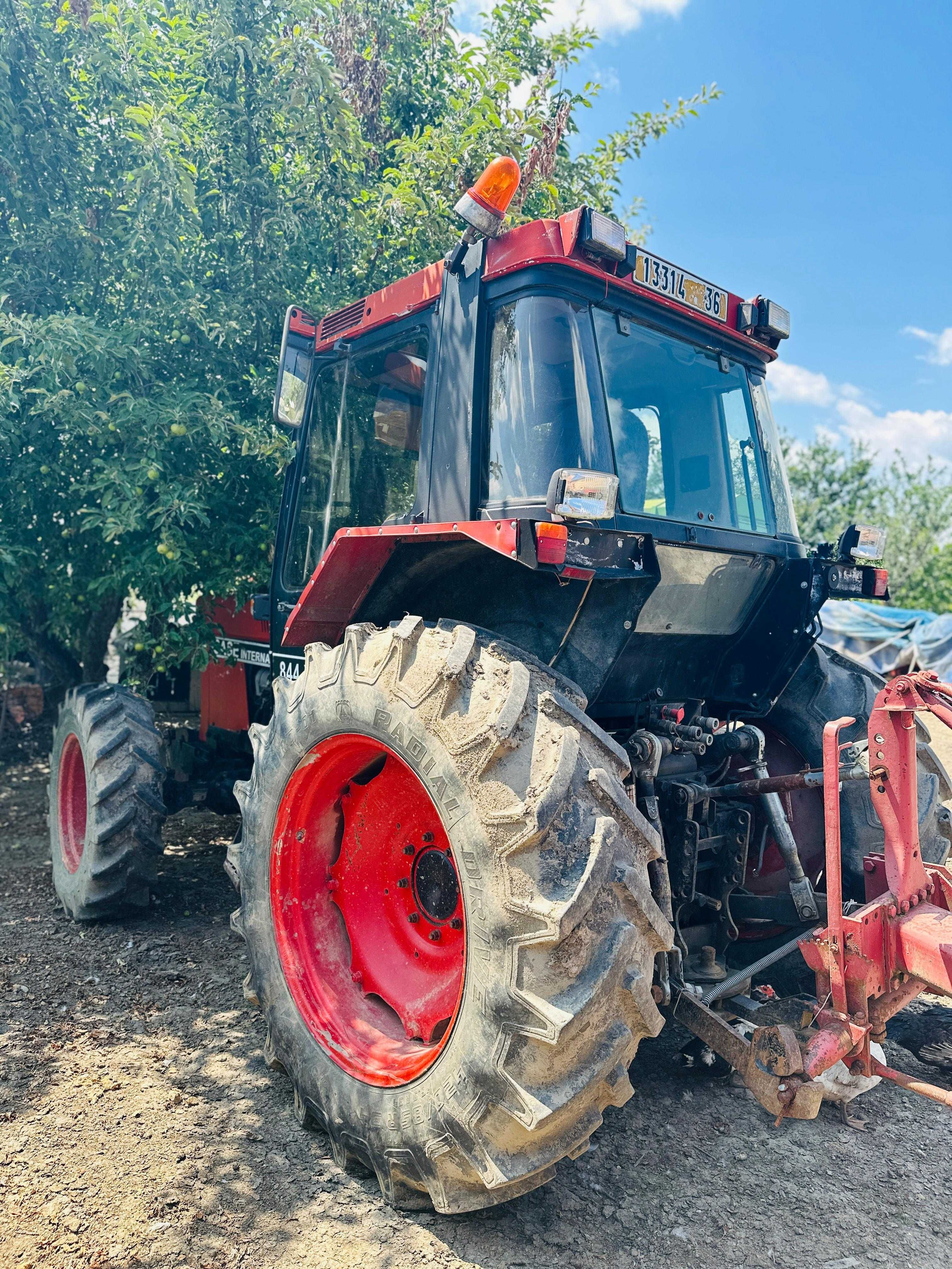 Tractor Case International 844XL