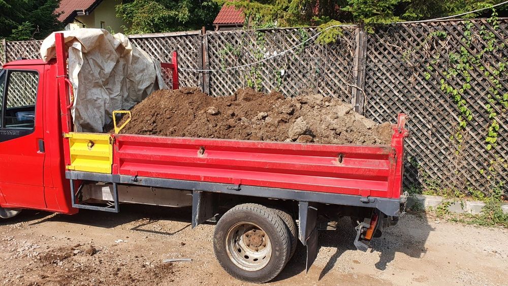 Debarasam Moloz Mobila Apartamente Garsoniere gunoi resturi