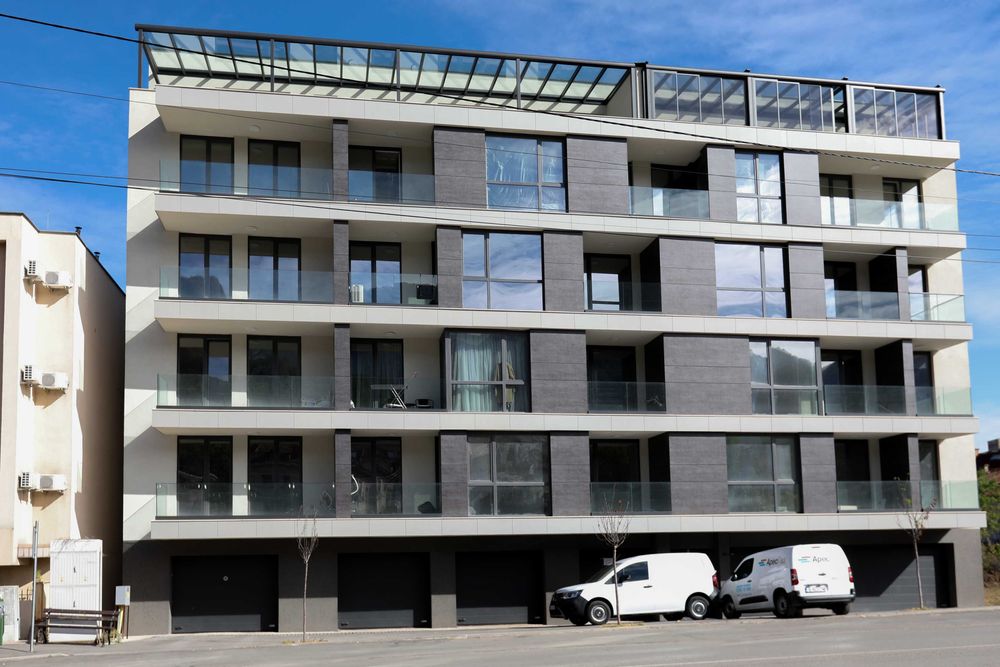 Давам под наем луксозно обзаведен апартамент във Враца