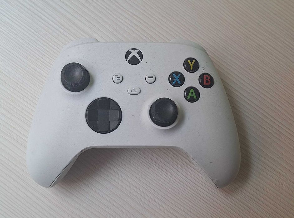 Безжичен XBOX controller със станция за зареждане