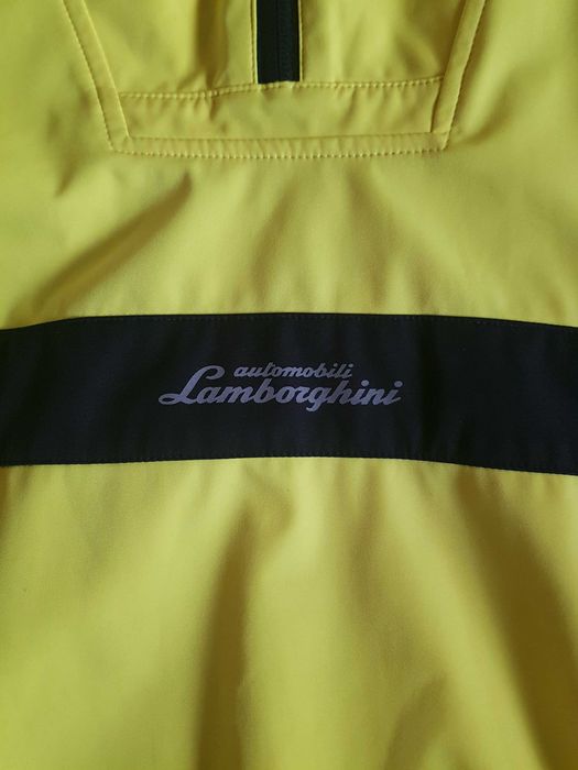 Яке Lamborghini тип ветровка