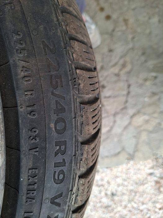 Зимни гуми 225/40R19 Continental