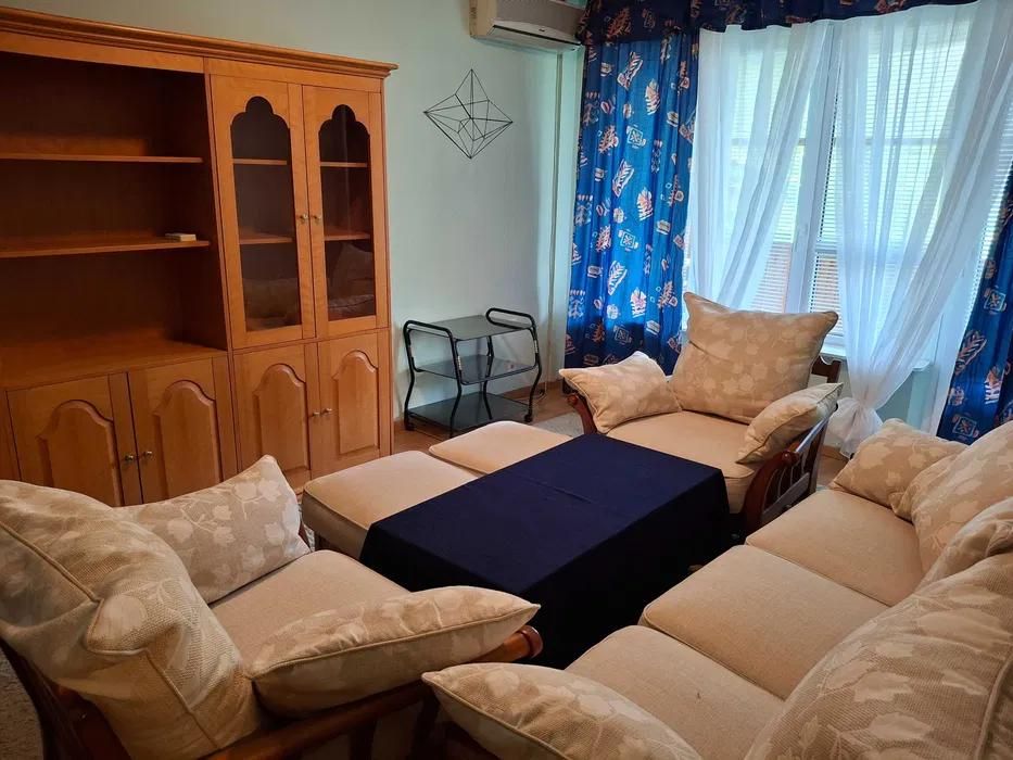 Тристаен апартамент, под наем, Окръжна болница