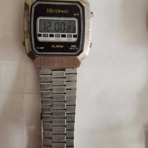 Vand ceasuri electronice de colectie