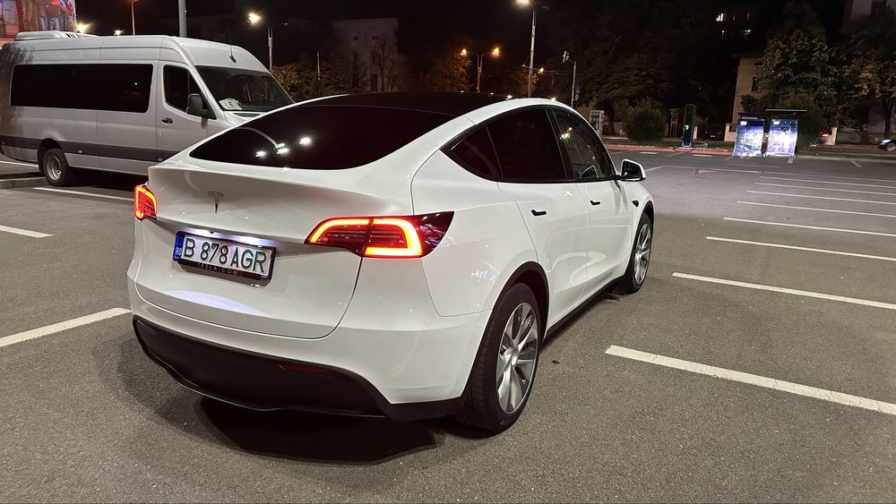 Vand Tesla Model Y standard range 2023