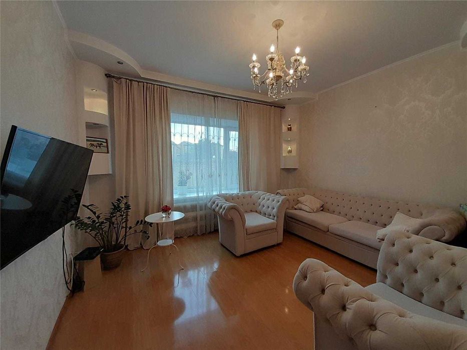 Продам шикарный особняк со стильным современным ремонтом.