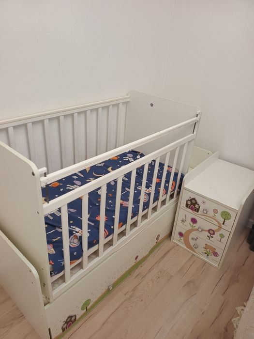 Детская кроватка