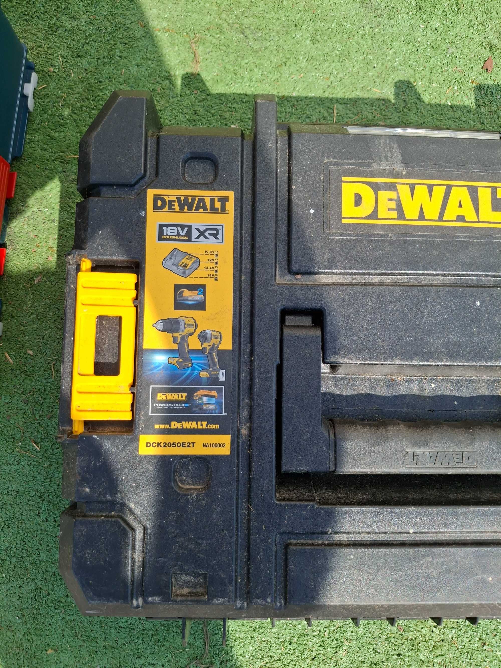 Куфар Bosch и Dewalt пластмасов за инструменти
