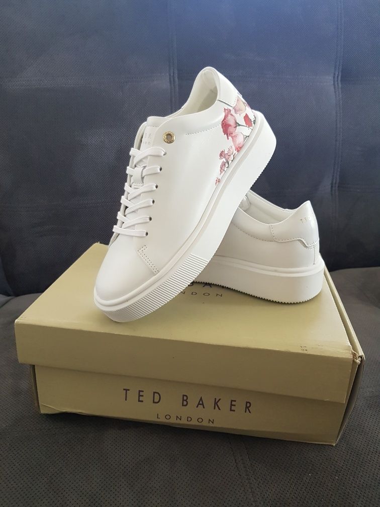 Vand adidasi piele ted baker,marimea 37 ,noi