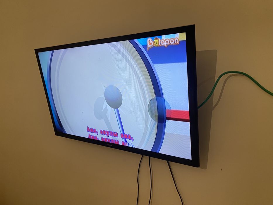 Продам телевизор самсунг смарт тв в отличном состояний диоганал 81 см