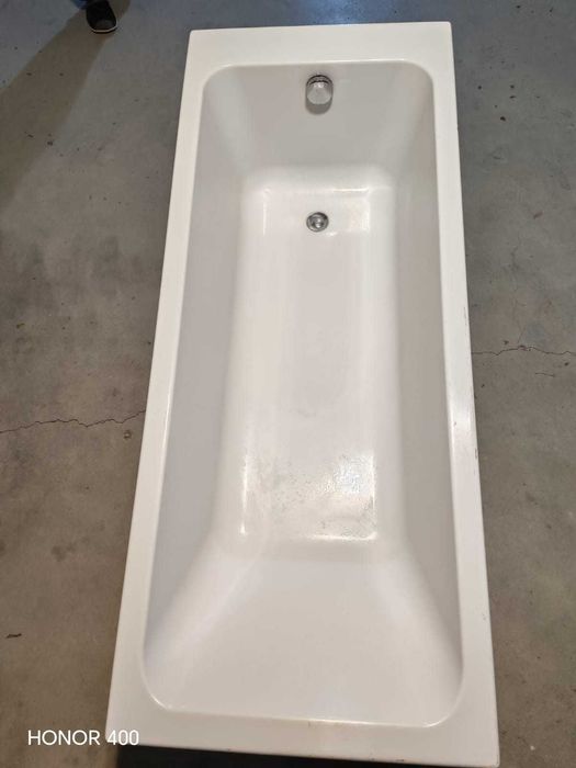 Vând cadă de baie din acril