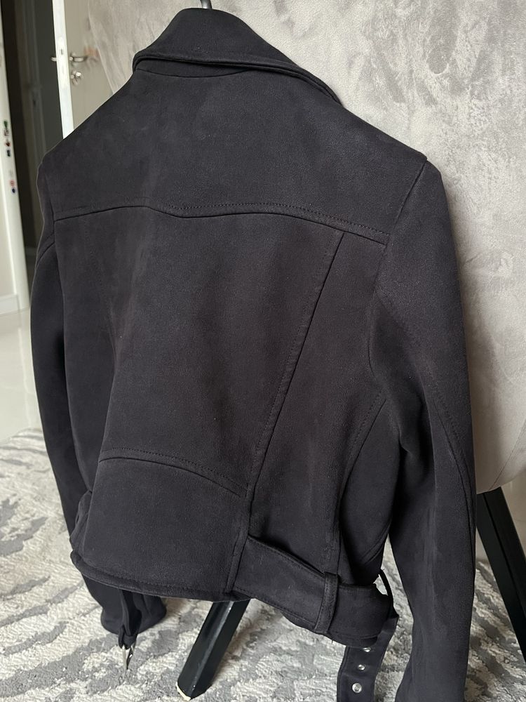 Яке (велурено) Bershka