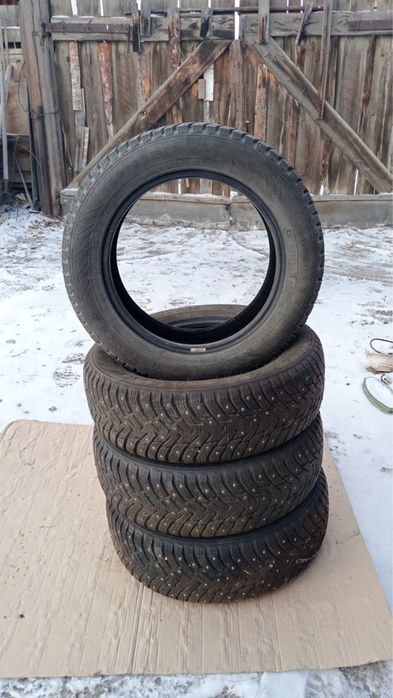 Продам зимний комплект покрышек Nokian Tyres 185/60 R15 шипованные.