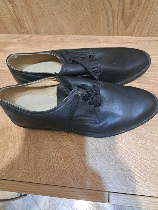 Чисто новия мъжки български обувки