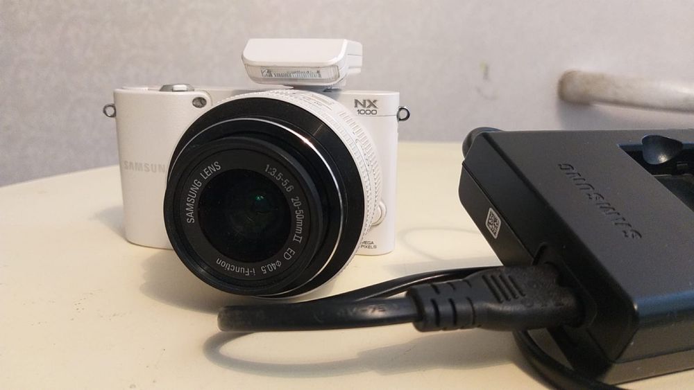 Фотоаппарат Samsung NX -1000