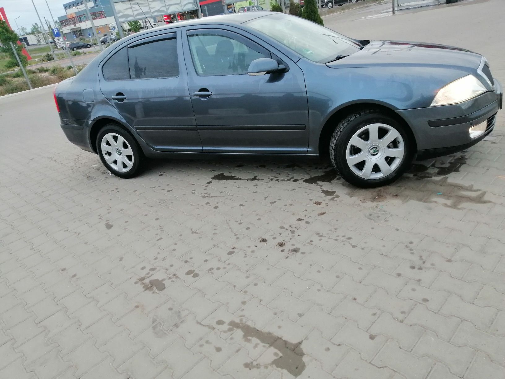 Vând skoda octavia