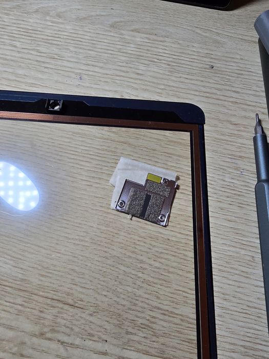 IPad 2021 [generația 9] (pentru piese) ecran, carcasa, bateria