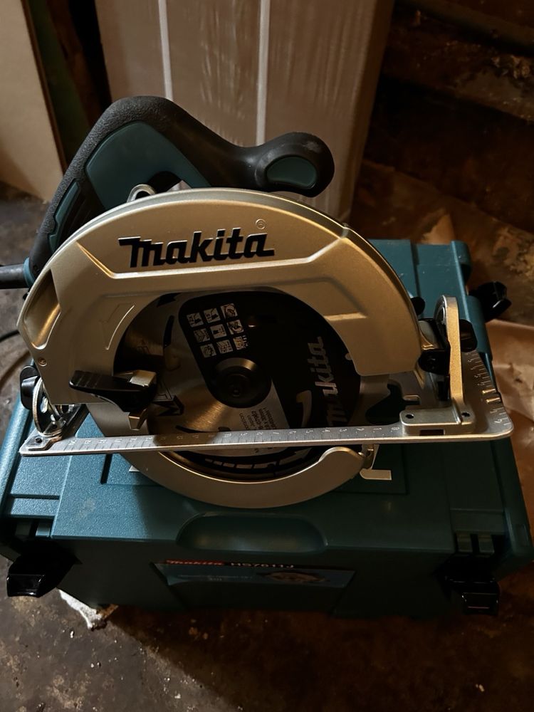 Чисто нов циркуляр Makita HS7611