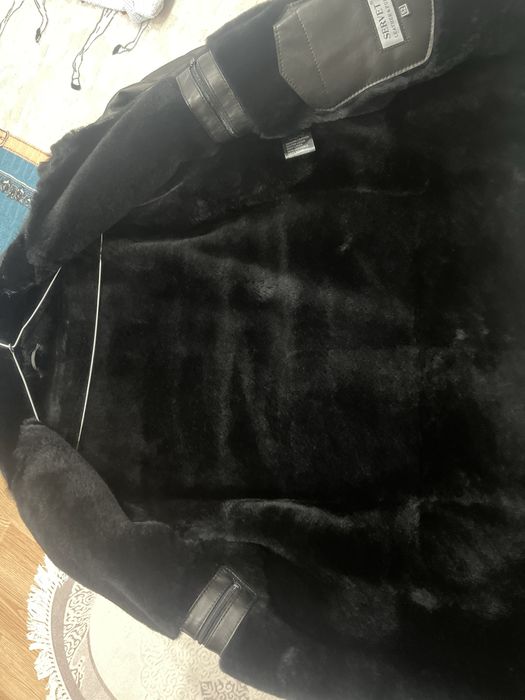 Продам кожанку почти новоя