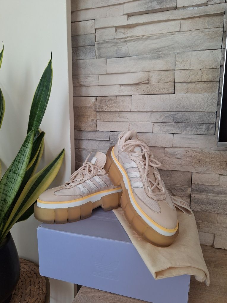 Adidas "Ivy park" sneakers