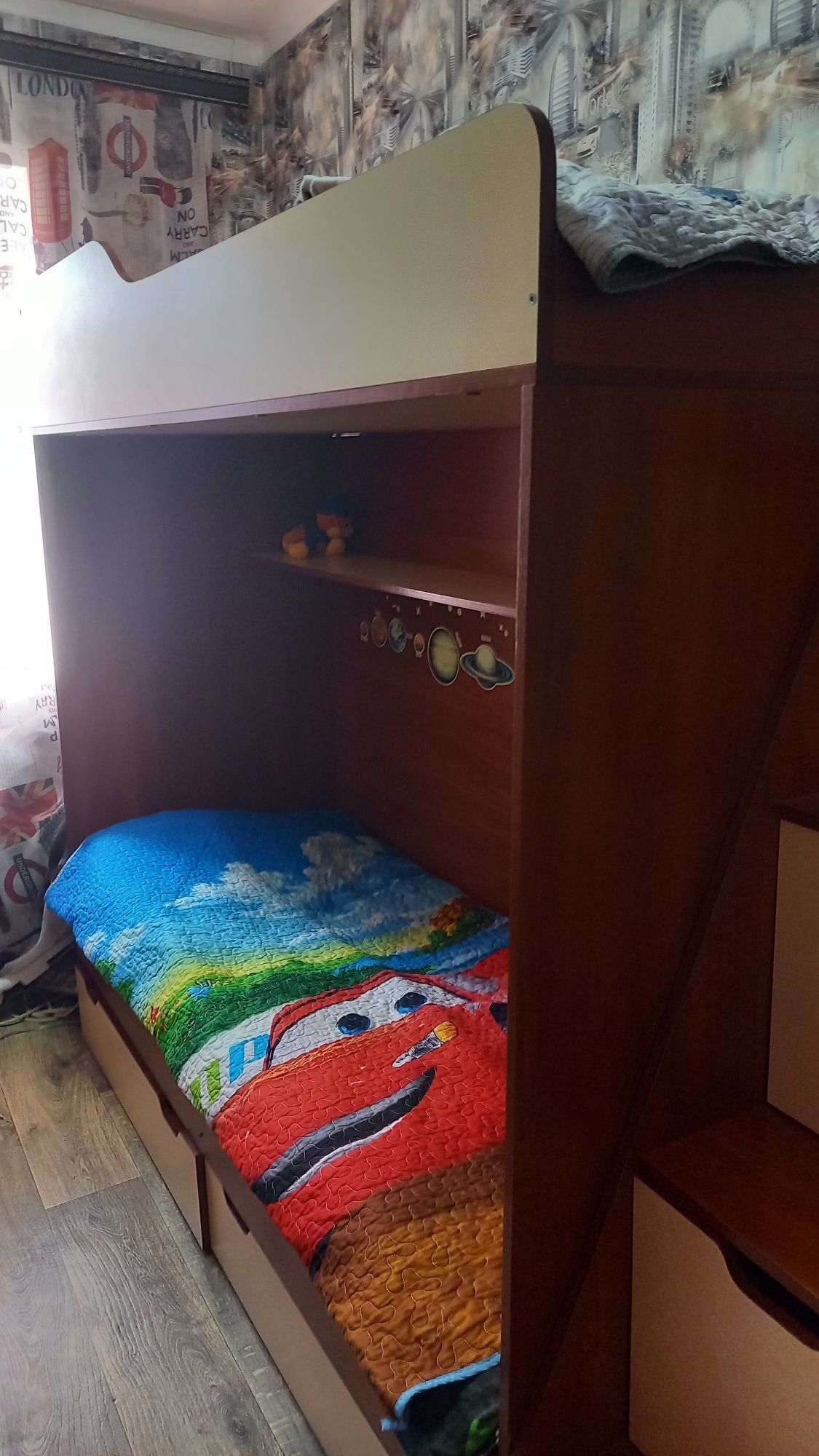 Продам двухярусную кровать
