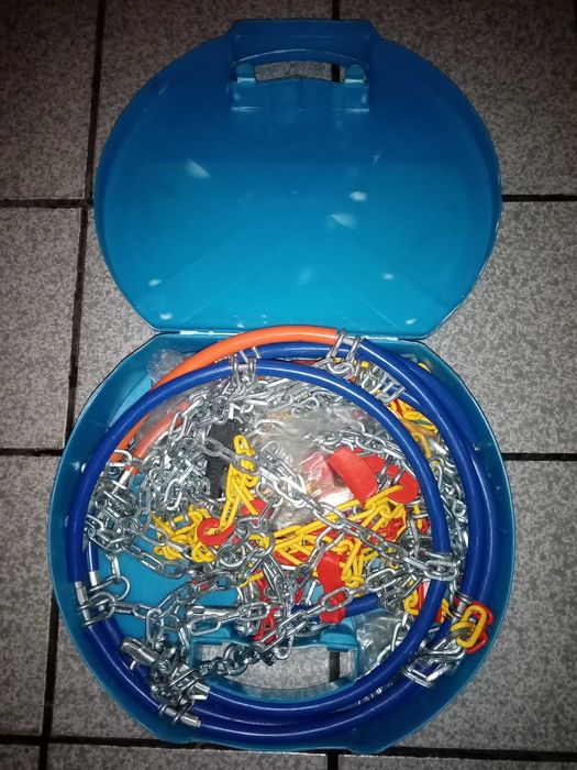 Продавам чисто нови, неизползувани вериги за сняг