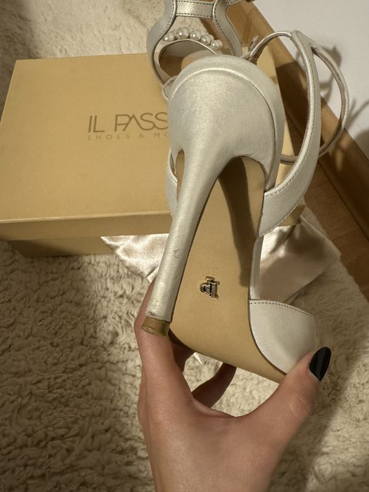 Sandale de ocazie, Il Passo