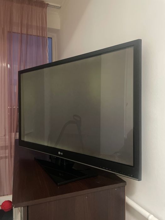 Телевизор LG 42PT450-ZB