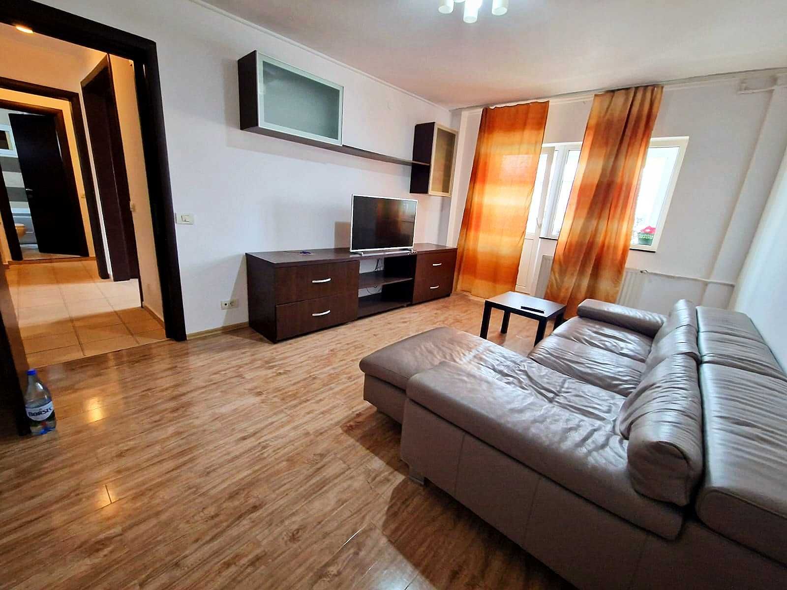 Vand apartament 2 camere sector 5