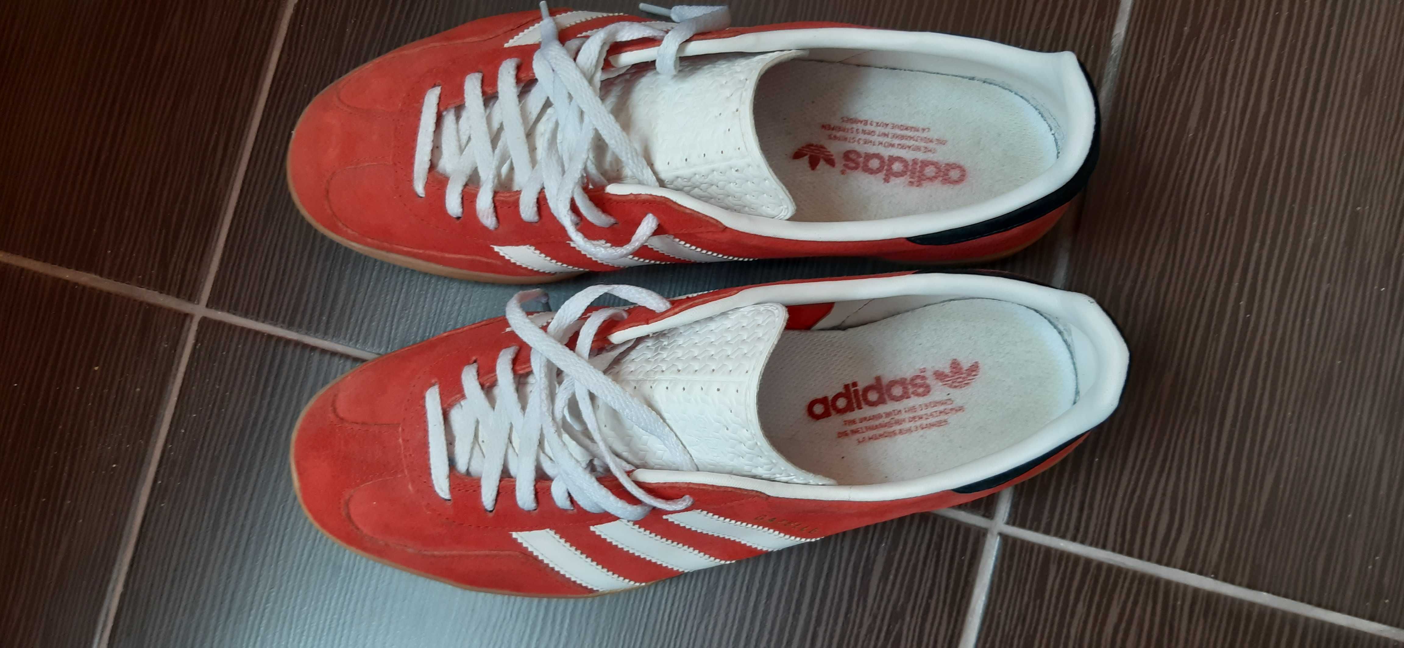 Adidas Gazelle culoare rosie/old school