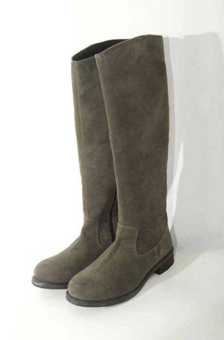 Замшевые сапоги , новые (р-р 41)