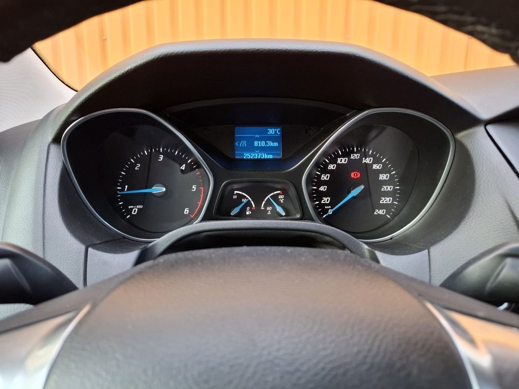 Ford Focus Titanium Edition An 2011 Euro 5 Motor 1.6 TDCI 115 CP
