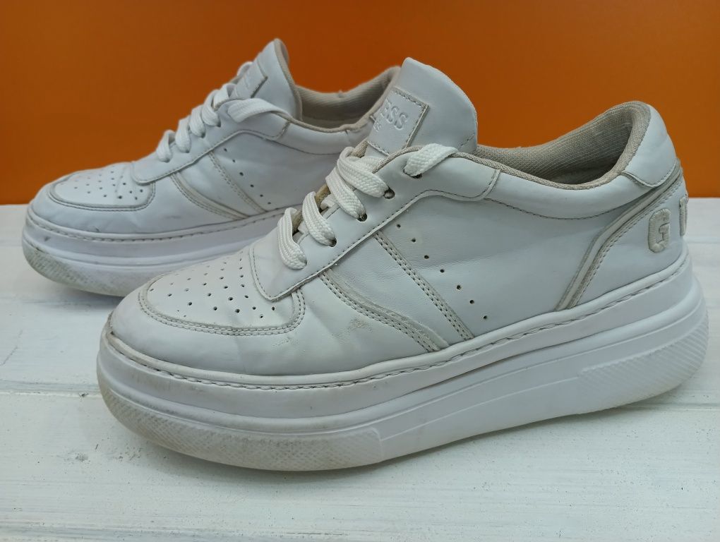Guess платформа сникърси N 40 - 29 лв
