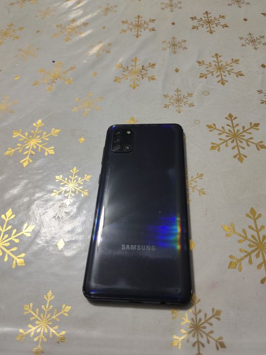 Samsung galaxy A 31 sotiladi singan karobka yuq