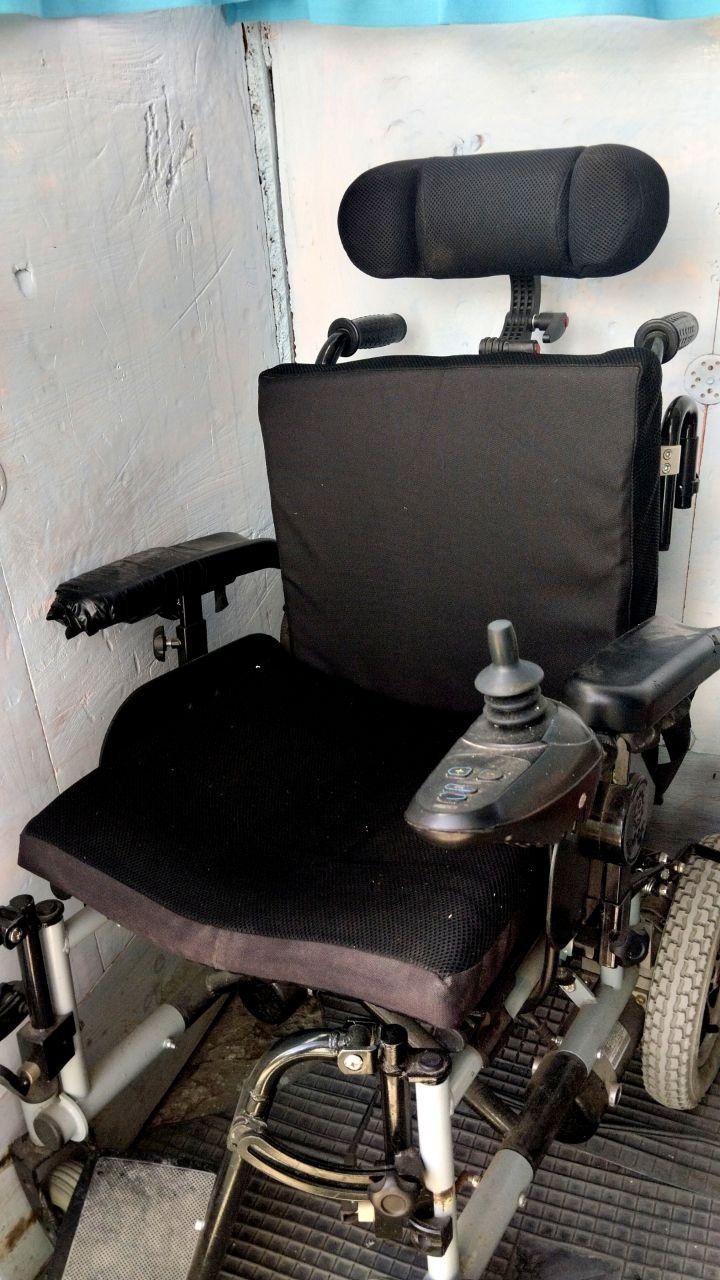 Инволидная коляска электрическая