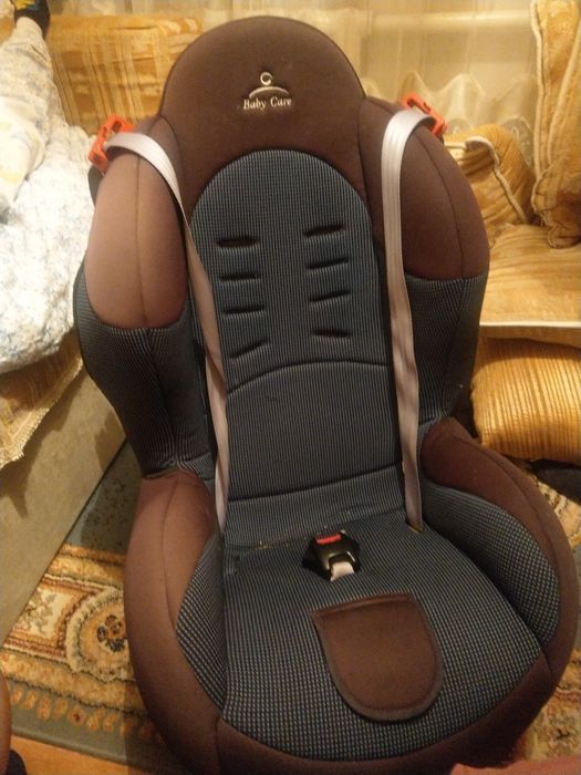 Автокресло  продаю