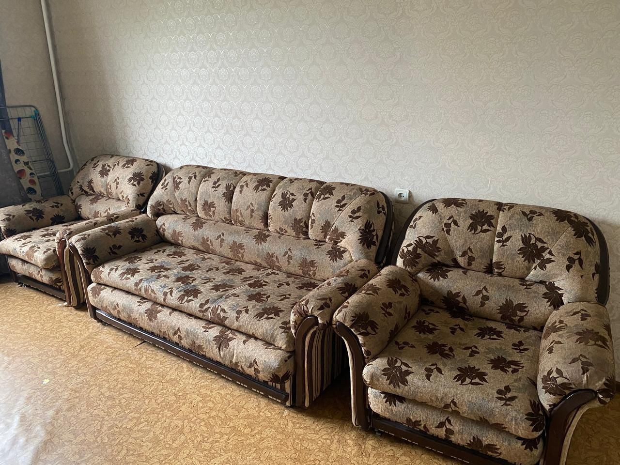 Продам диван хороши состоянии