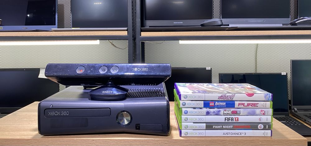 Игровая приставка XBOX 360, диски, kinect, 10195/A10