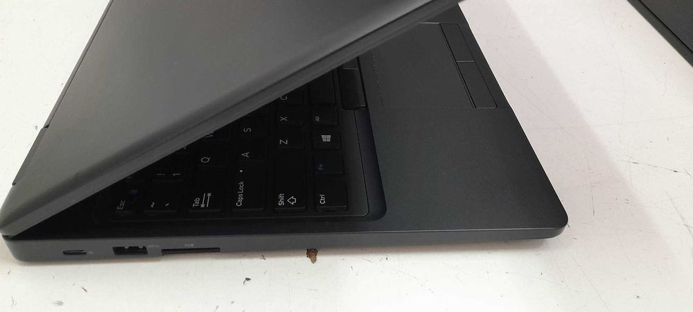 Лаптоп DELL Latitude 5580 - Бургас ТЕРПОТЕХ