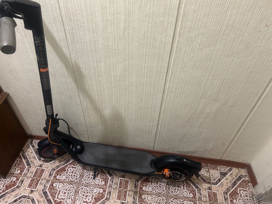 Тротинетка Segway Ninebot F40E