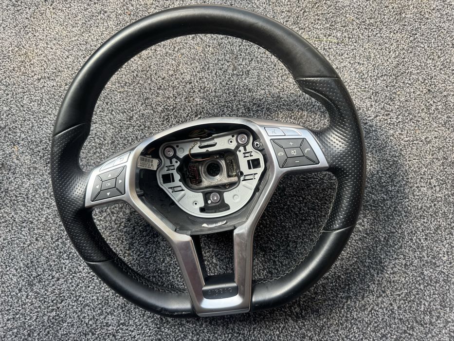 Volan Mercedes AMG  ( w212, w204, w207, w218 )